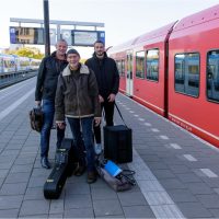 The Outlanders @Arriva-trein op Dag vd Achterhoekse Popmuziek (19-11-2022) [AP2_1687-2]